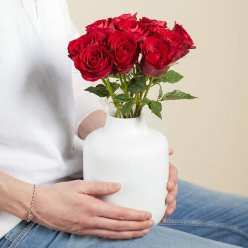Blumen und Präsente von Bloomydays. Angebot "Rote Rosen S" ab 21.99 zzgl. Lieferung.